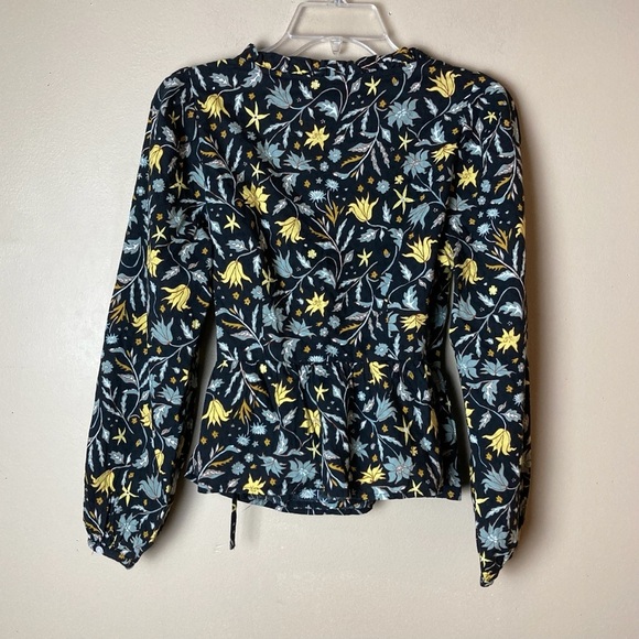 NWT Universal Thread Wrap Floral Top - Picture 4 of 7